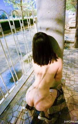 草莓穆斯塔全套露出-晚上马路&晚上望京园区露出_丽丝库