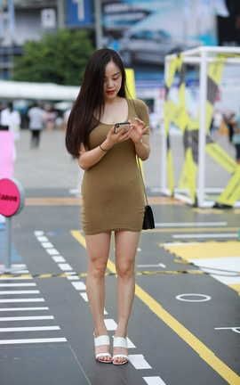 精选街拍作品 NO.0028 傲人双峰紧身短裙麻豆姐妹高清原图_丽丝库