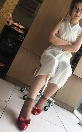 蕾蕾短丝套图-王怡_丽丝库