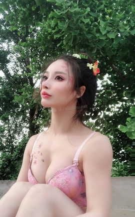 爱露出全站付费资源-转载区  金发小猫咪的秋日大胆露出_丽丝库