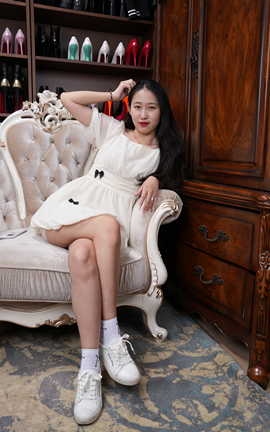 Sexy Asian Girls Feet NO.029 昕霓展示她的性感的小脚丫_丽丝库