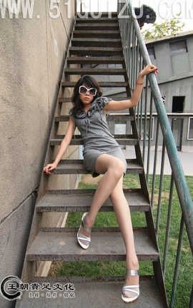 王朝贵足 No.439 雨蝶灰丝短裙凉高时尚楼梯女郎系列B_丽丝库