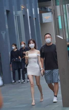 精选街拍作品 NO.1506 性感白色包臀裙美女_丽丝库