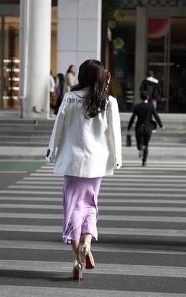 精选街拍作品 NO.0146 她的背影 part1_丽丝库