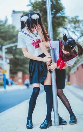 黑丝JK百合美美哒