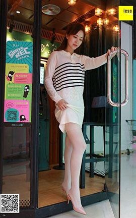 异思趣向IESS美足写真 丝享家203 《练歌房白丝美女》紫紫