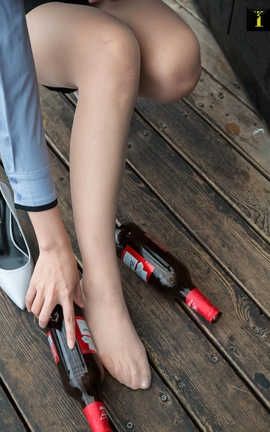 异思趣向IESS 丝享家  2019.11.26  No.625 秋秋《饭店主管秋秋》_丽丝库