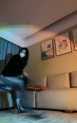 套路直播-禾未禾末-椰子白袜虐玩尾随狗，舔运动鞋[540X960 28分16秒]_丽丝库