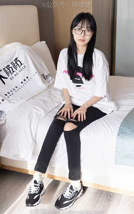 袜啵啵BoBoSocks NO.055 稚予-斯凯奇运动鞋白棉袜黑棉袜_丽丝库