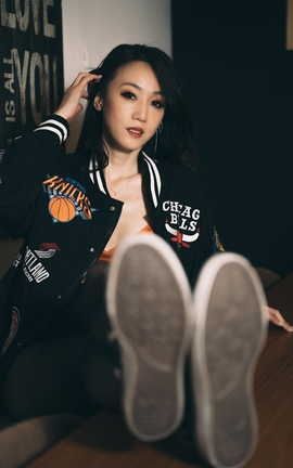 Limerence原创 NO.008 性感妹子近距离撕扯黑丝袜 part1_丽丝库